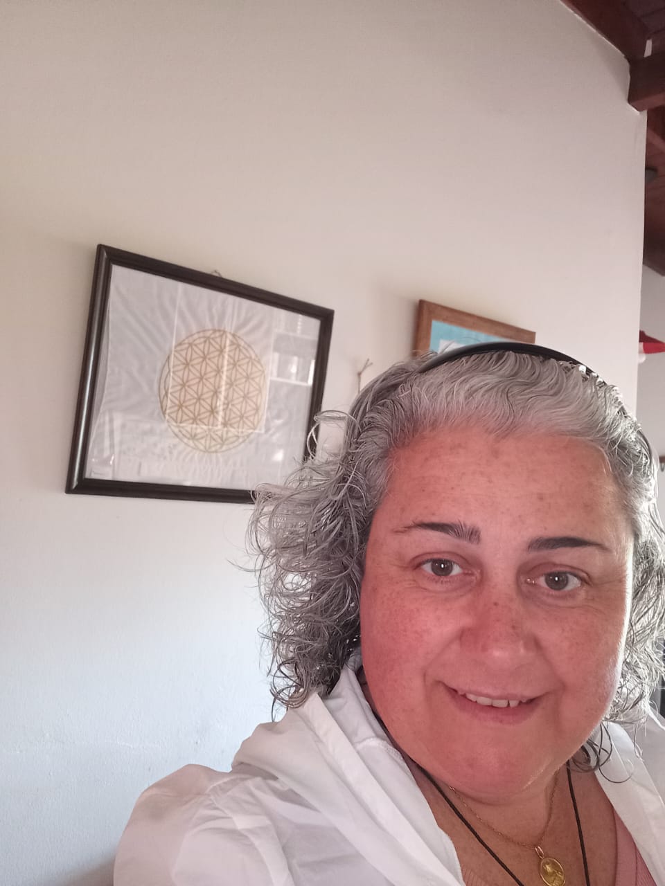 Viviana Santos en su espacio de trabajo
